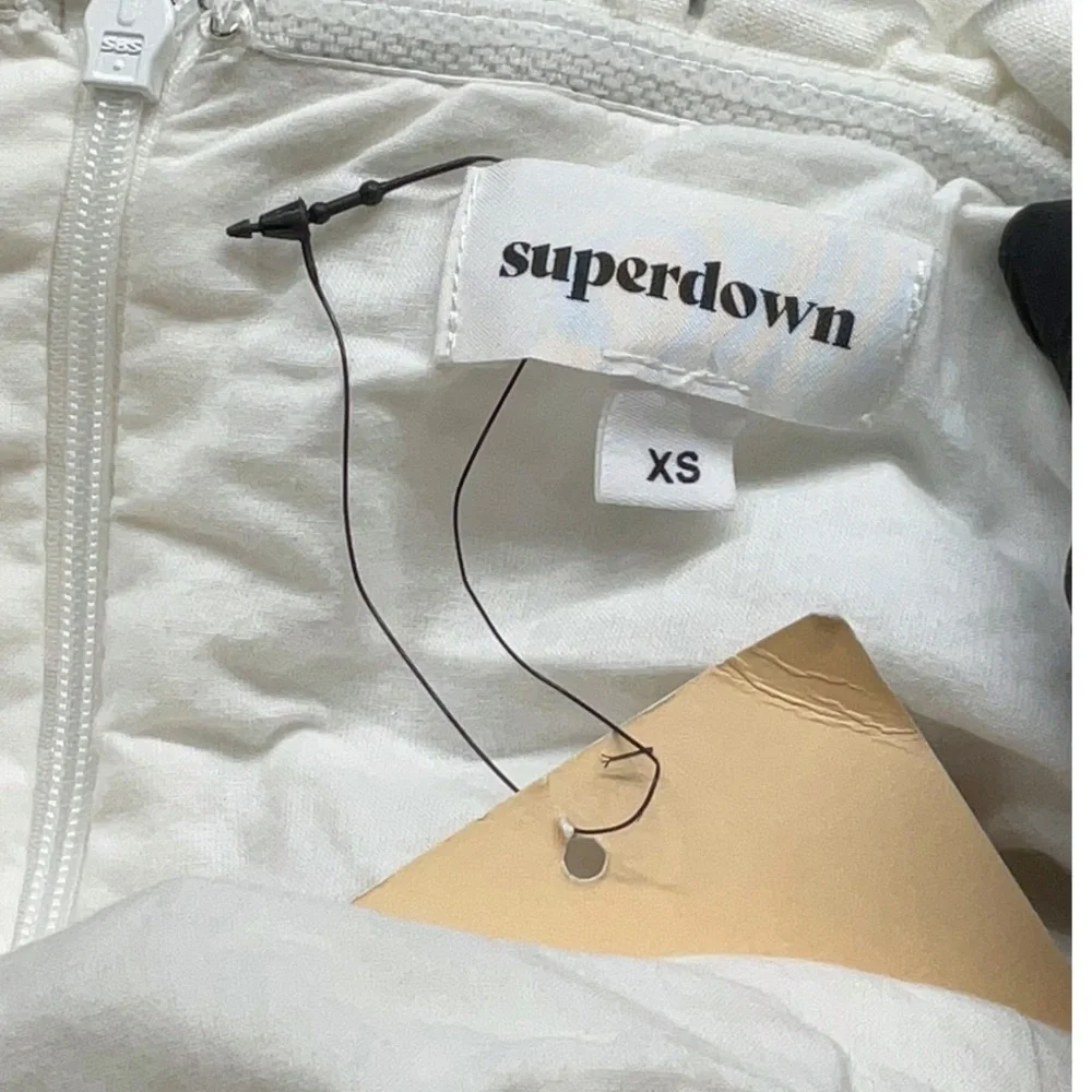 Superdown Emery Off The Shoulder Dress White/Cream Ruffle XS NEW - Picture 7 of 9